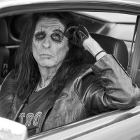 Alice Cooper – New Video For «Underneath My Wheels»